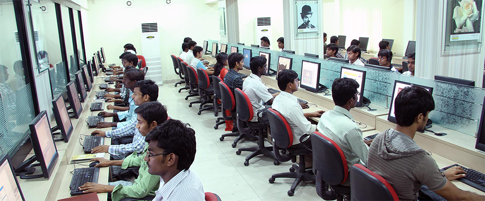 Labs - learning environment, largest Creative Multimedia Academy Centre Labs - learning environment, largest Creative Multimedia Academy Centre